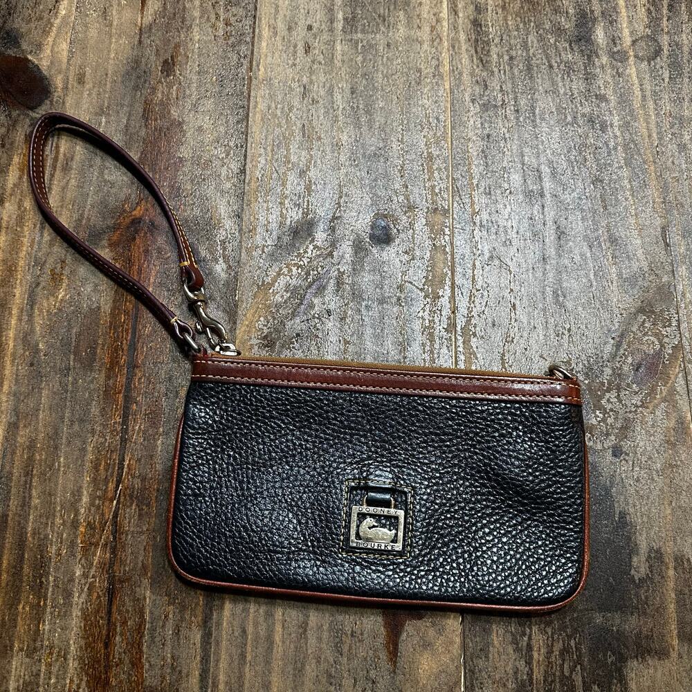 Dooney & Bourke Pebble Grain Wristlet